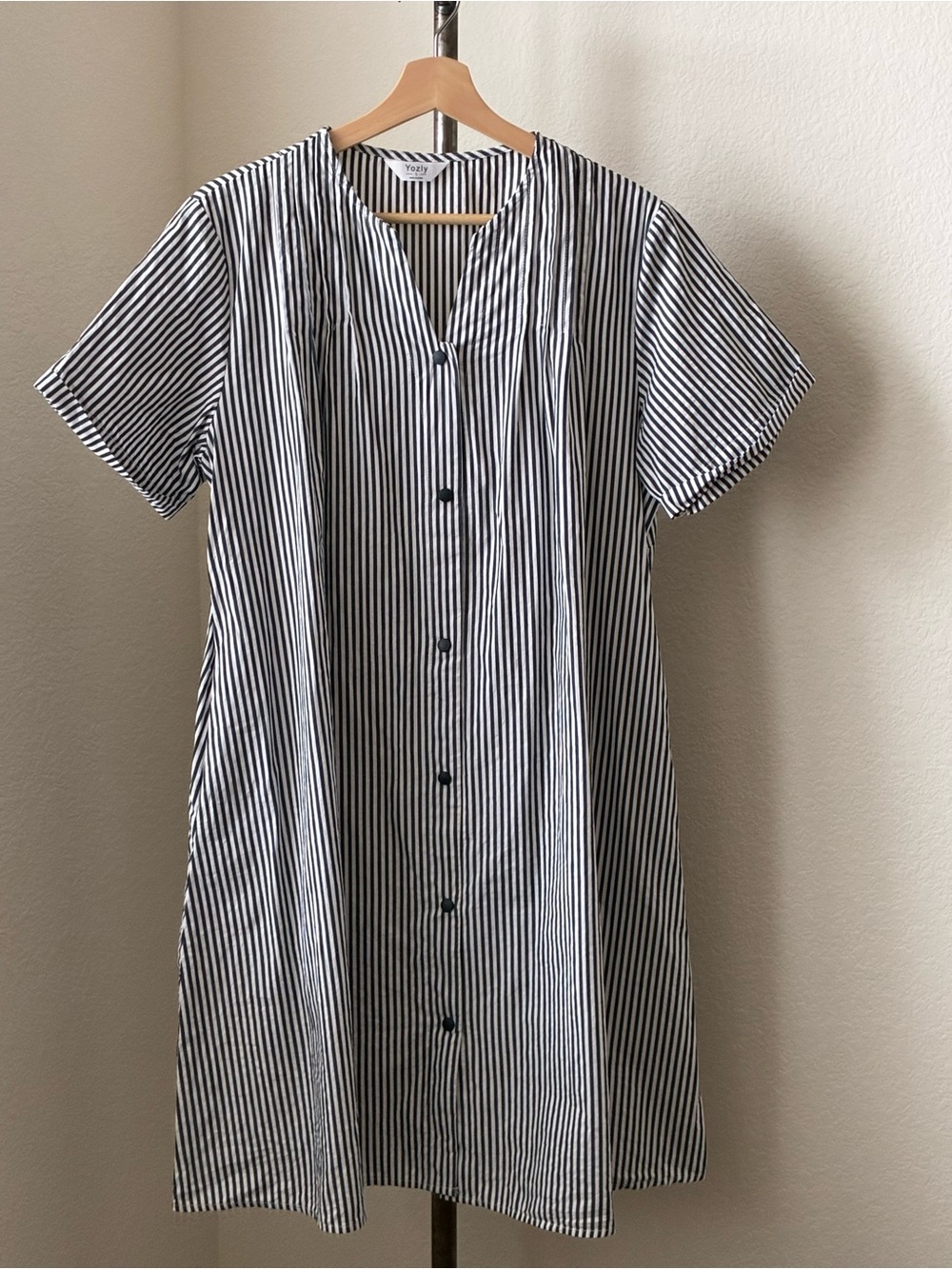 Striped  sz L Navy White Snap Front Dress Pockets House Nap Casual Short Sleeve